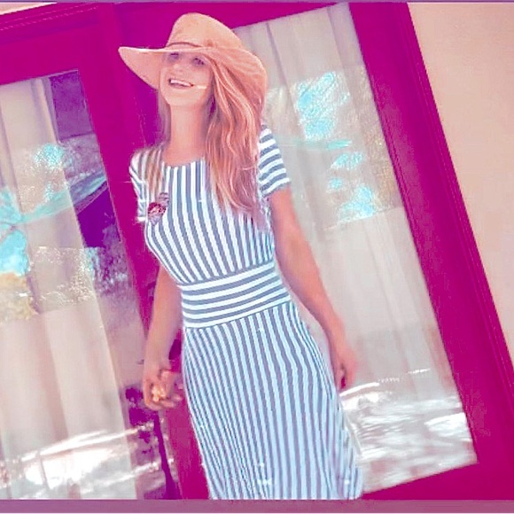 Designer dress - Picture 2 of 5